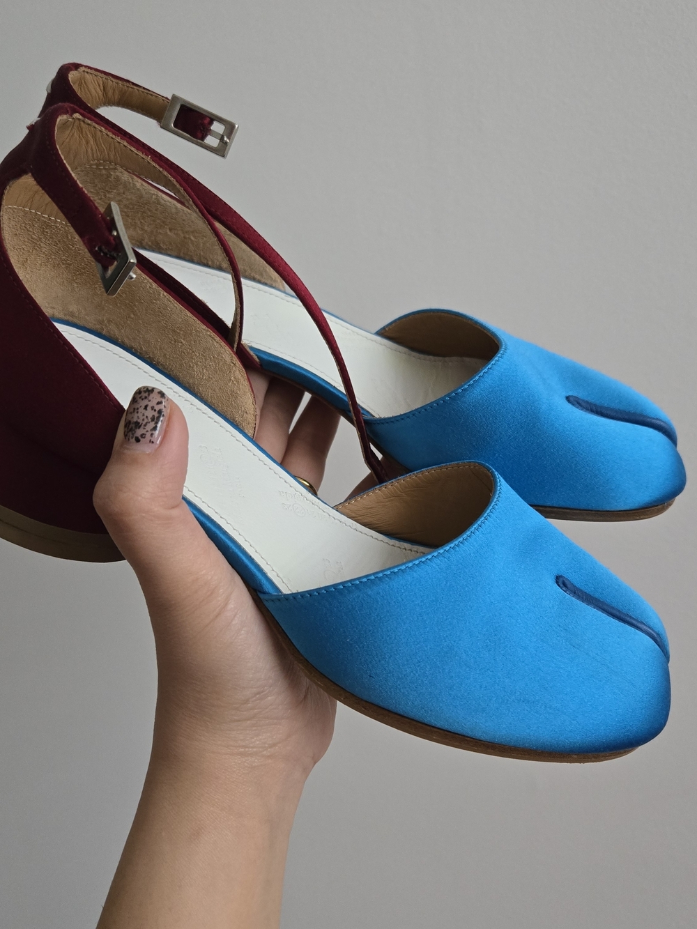 Maison Margiela Tabi Mary Janes In Blue and Burgundy - Picture 3 of 4